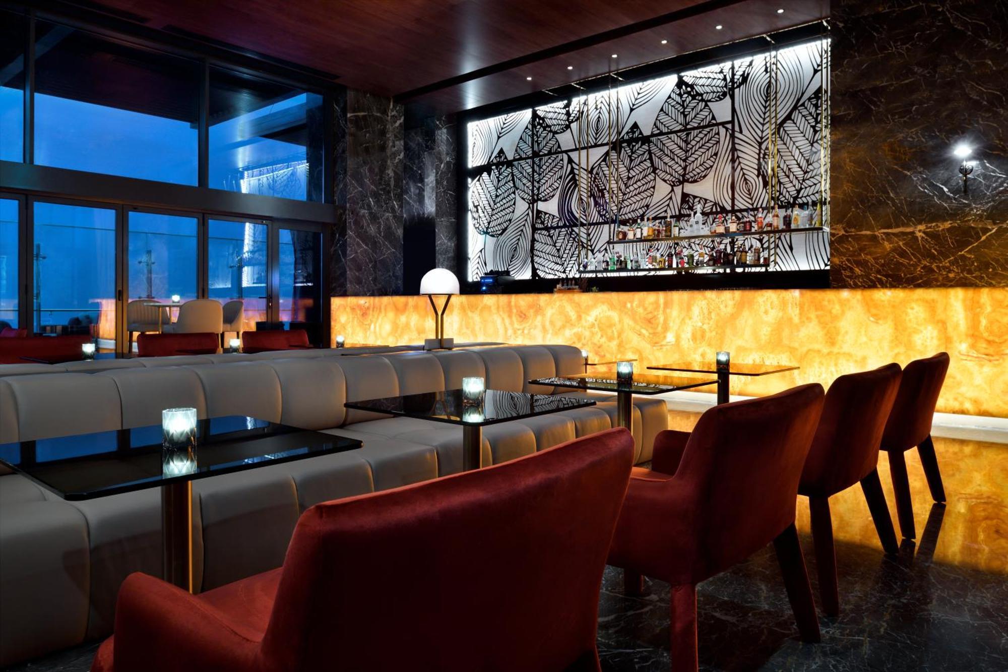 迪拜瑞享大广场酒店 外观 照片 The bar at the 39th floor
